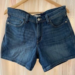 Levi’s Jean Shorts - Dark/Medium Wash